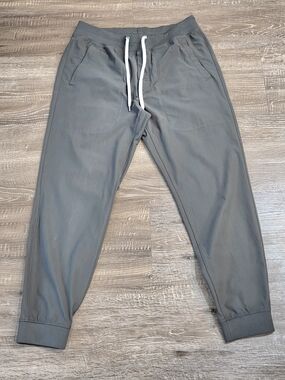 Vuori Men’s Pre-owned Joggers #158509 Size Large, Olive